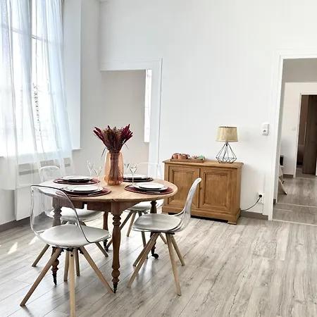 L'instant Boheme - Parking - Proche Gare & Wifi Appartement Sainte-Savine