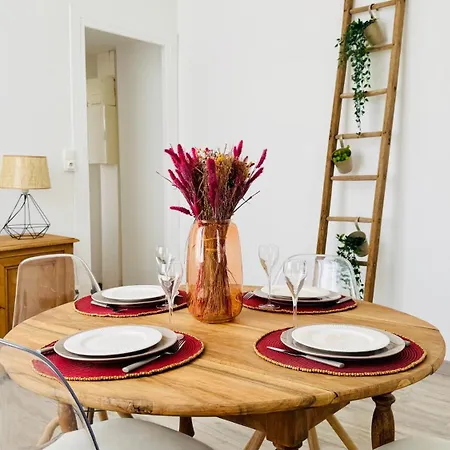 Apartment L'instant Boheme - Parking - Proche Gare & Wifi Sainte-Savine