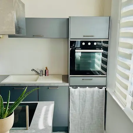 L'instant Boheme - Parking - Proche Gare & Wifi Appartement Sainte-Savine